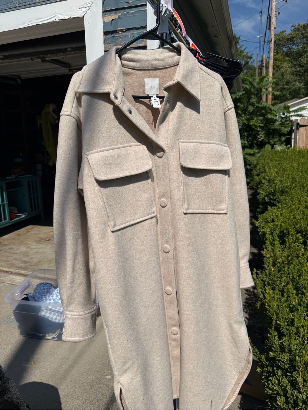 H&M Women’s Long Button-Front Shacket in Light Beige